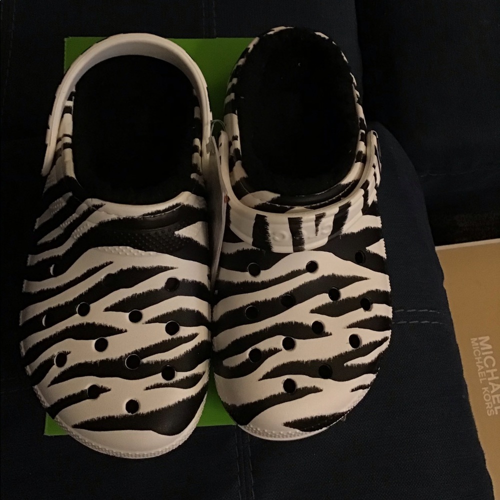 CROCS Zebra Print M5W7